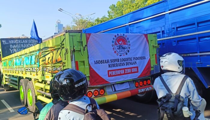 Aksi Unjuk Rasa Sopir Truk di Jakarta Lumpuhkan Lalu Lintas, Tuntut Kejelasan Aturan ODOL