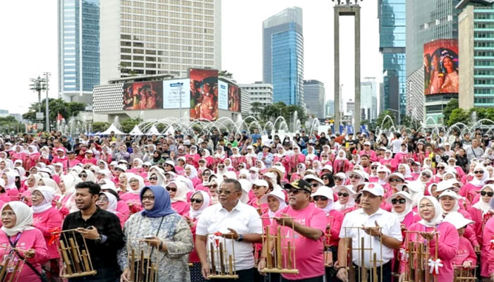 Dinas Sosial DKI Jakarta Meriahkan 15th World Angklung’s Day Bersama Para Lansia