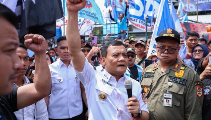 Gubernur Jateng Temui Buruh Usai Tetapkan UMP 2026, Tegaskan Kebijakan Berpihak pada Pekerja