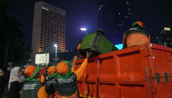 Tanpa Pesta Kembang Api, Sampah Tahun Baru Jakarta 91,41 Ton