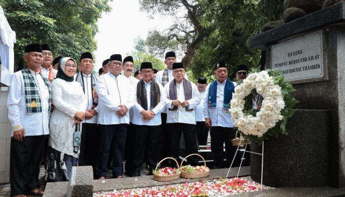 Ziarah Makam M.H. Thamrin, Gubernur Pramono Tegaskan Keberpihakan pada Rakyat Kecil
