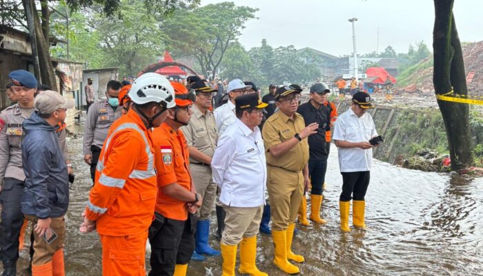 Pramono Tinjau Longsor TPST Bantargebang, Sungai Ciketing Segera Dinormalisasi