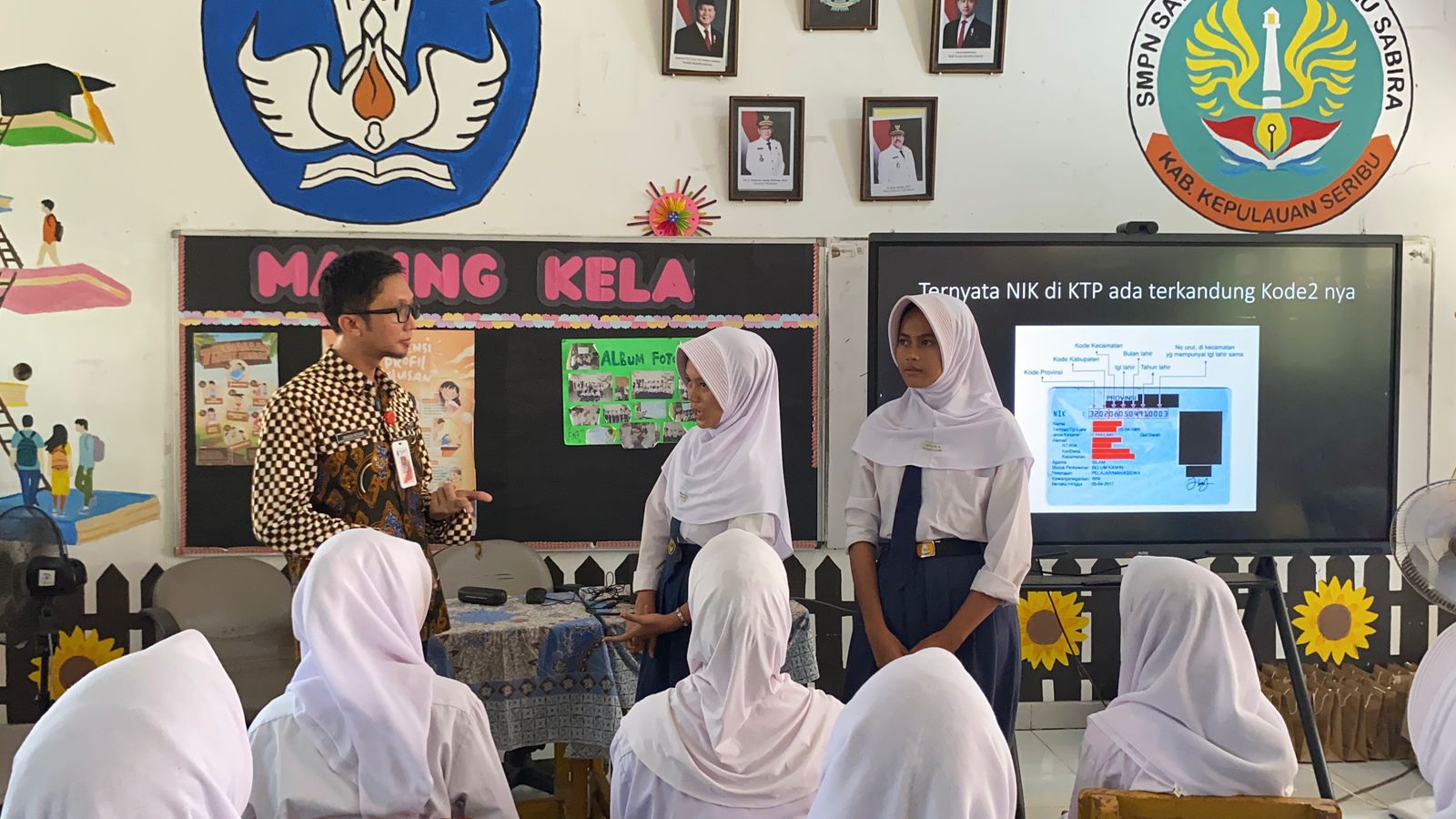 Dukcapil Provinsi DKI Jakarta memastikan data kependudukan di wilayah pulau terluar Jakarta tetap akurat. Upaya itu dilakukan melalui kegiatan monitoring dan sosialisasi administrasi kependudukan di Pulau Sabira, Kepulauan Seribu, Jumat (8/5/2026). Foto: ist.