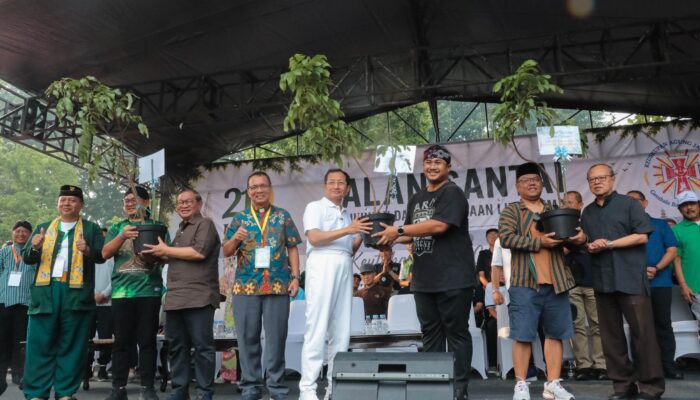 Pramono Anung Hadiri Jalan Santai Lintas Iman Peringatan 219 Tahun Keuskupan Agung Jakarta