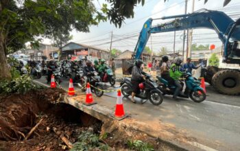 Dinas SDA DKI Gerak Cepat Tangani Jalan Amblas di Lenteng Agung