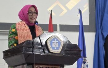 Ely Toisutta Dorong Lulusan Rehoboth Terus Melangkah Raih Cita-cita