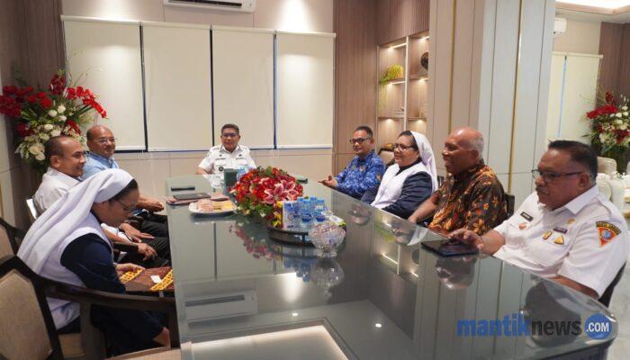 Wali Kota Ambon Tegaskan Dukungan untuk Yubelium 100 Tahun TMM dan Sinode Keuskupan