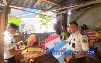 Layangan Karya Warga Binaan Lapas Wahai Laris Manis di Musim Angin