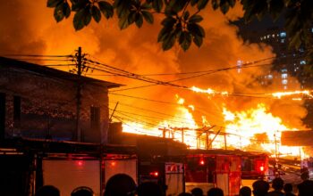 Kebakaran Besar Melanda di Permukiman Warga Pasar Jiung Kemayoran Jakarta Pusat