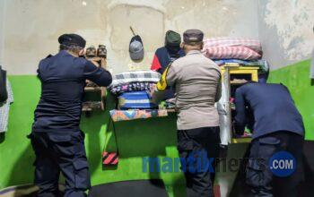Pastikan Blok Hunian Bebas Barang Terlarang, Lapas dan Polsek Wahai Gelar Razia Gabungan