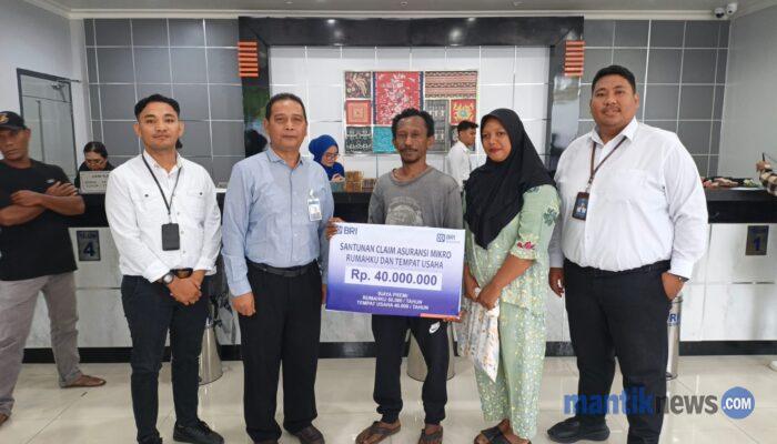 Bukti Perlindungan bagi Nasabah, BRI Langgur Serahkan Klaim Asuransi Rp40 Juta