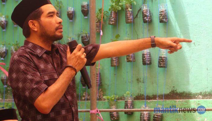 Rovik Siap Bagi Peran dengan Pemkot Ambon Tangani Jalan Rusak di Taeno Atas