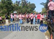 Persoalkan Status Tapal Batas Wilayah, Warga Samasuru Blokade Jalan Trans Seram