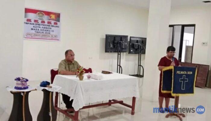Johan Minta Pemda Prioritaskan Perbaikan Jalan dan Penerangan di Lateri