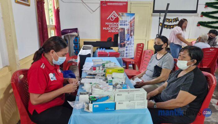 Yayasan Manumata dan RSUD Kota Ambon Layani Kesehatan 150 Warga Lateri Secara Gratis