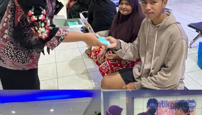 Bantu Lindungi Pekerja dan Warga dari Dampak Kabut Asap, BRI Ambon Bagikan Masker